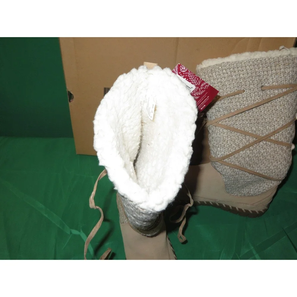 NWT MUK LUKS Women's Sand Knit Boots Memory Foam Insole 1000104-250 Size 9.5